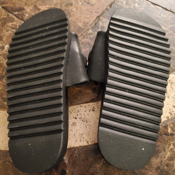 INC little girls black slip on flats with gold embellishments size 13 NWOT - Picture 4 of 6